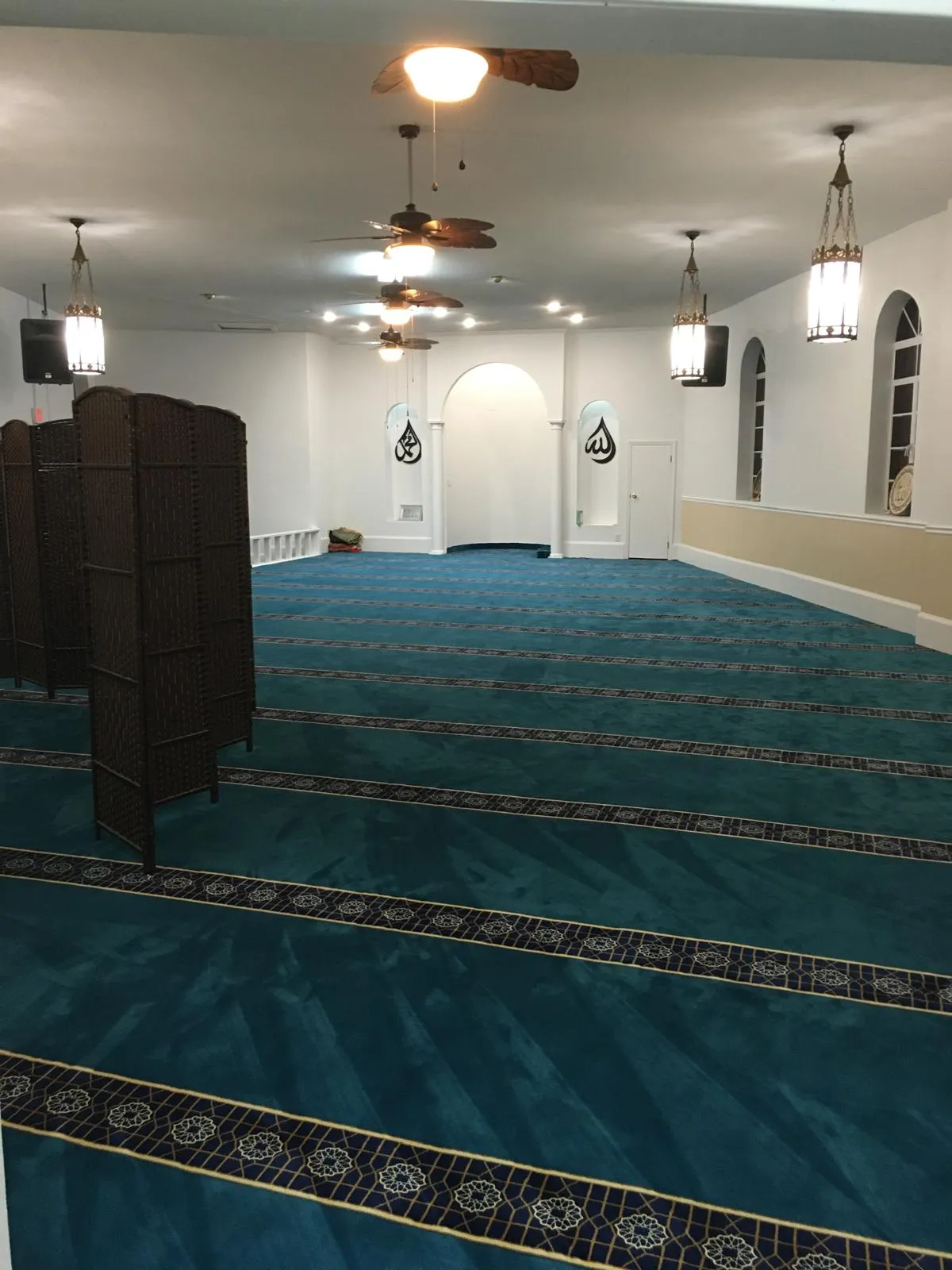 Prayer hall and privacy screens